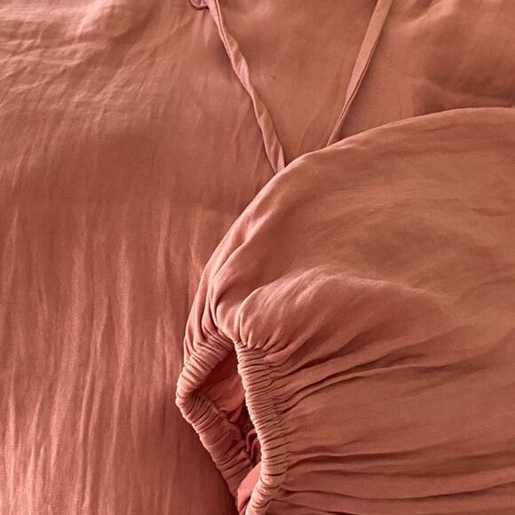 Liverpool Pink Pleated Long Sleeve Blouse with Split Neck That Ties. Size Large - Picture 6 of 8